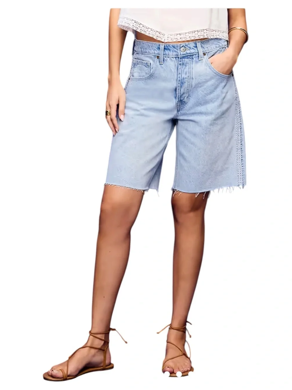 Old Navy Mid-Rise Baggy Denim Bermuda Shorts Size 8 Light Wash 9” Inseam Raw Hem